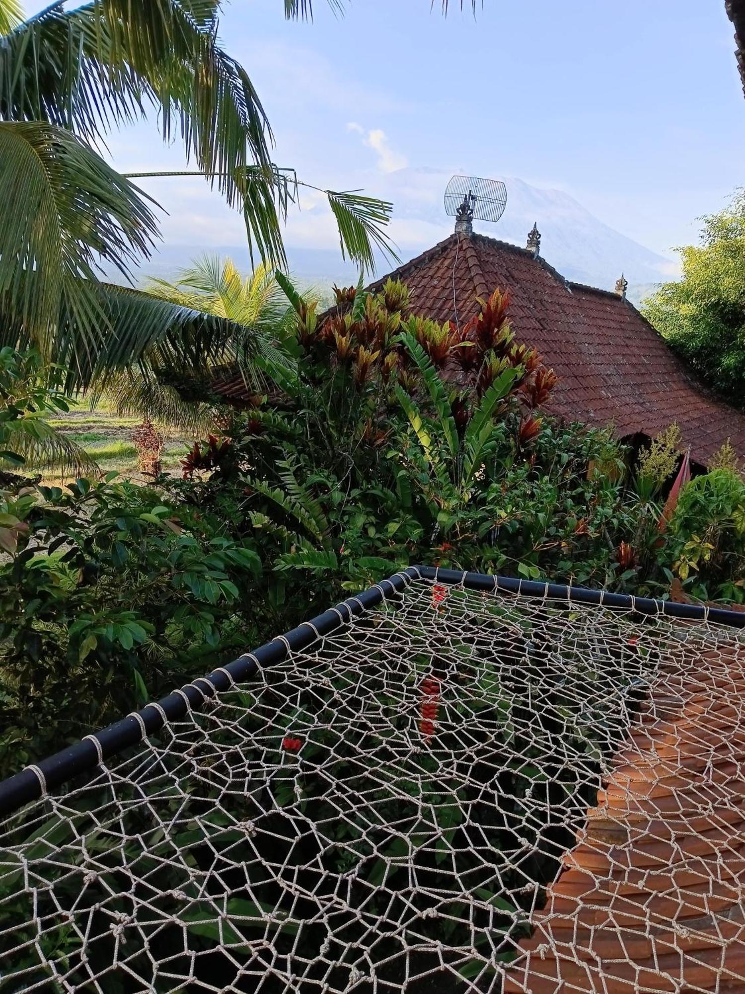 Great Mountain Views Villa Resort Selat Exterior photo