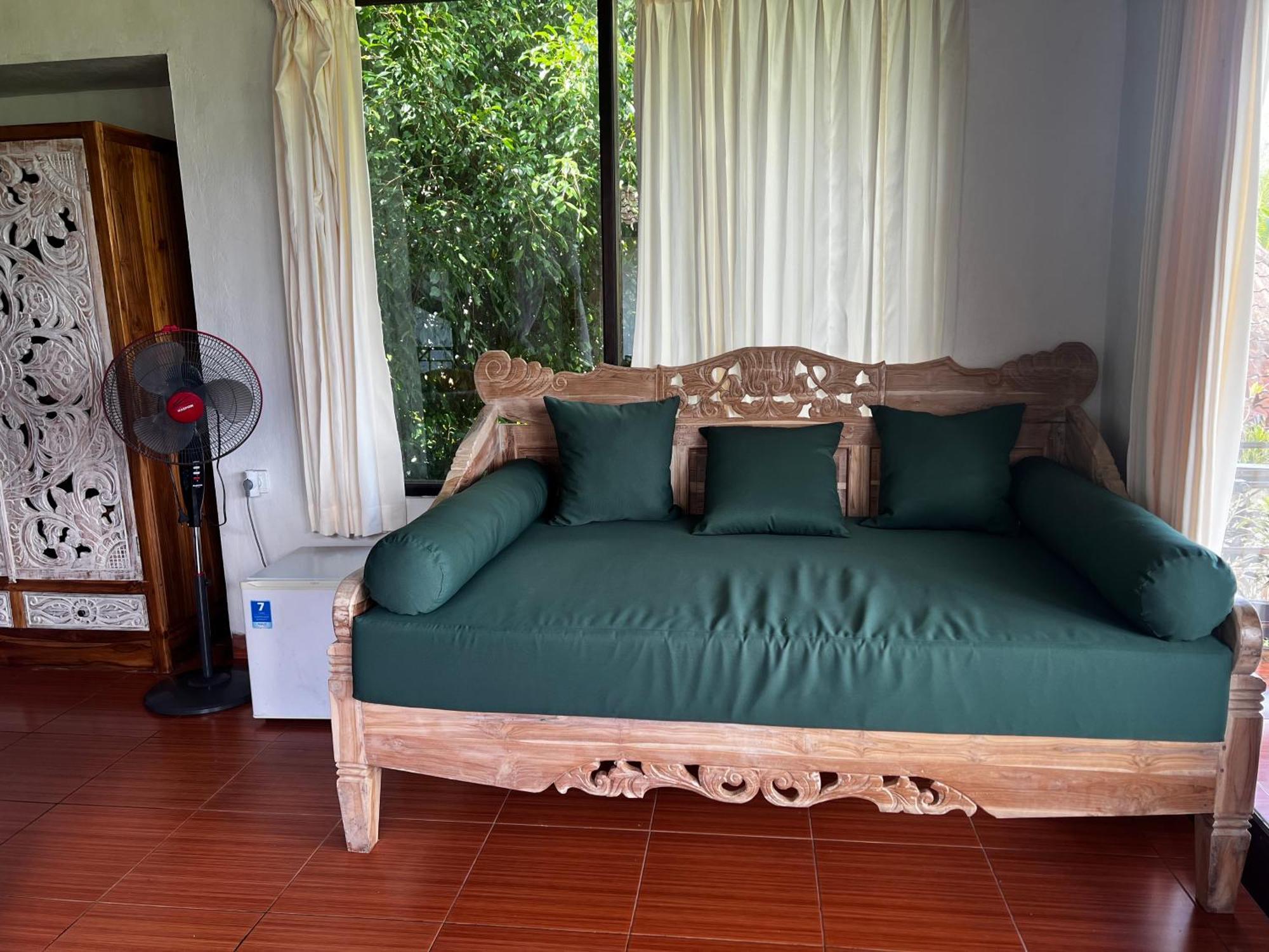 Great Mountain Views Villa Resort Selat Room photo