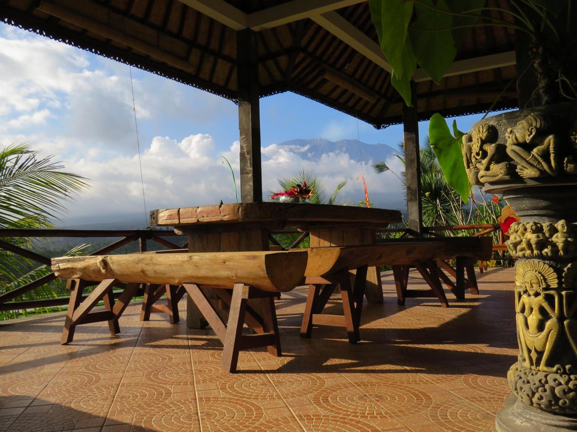 Great Mountain Views Villa Resort Selat Exterior photo