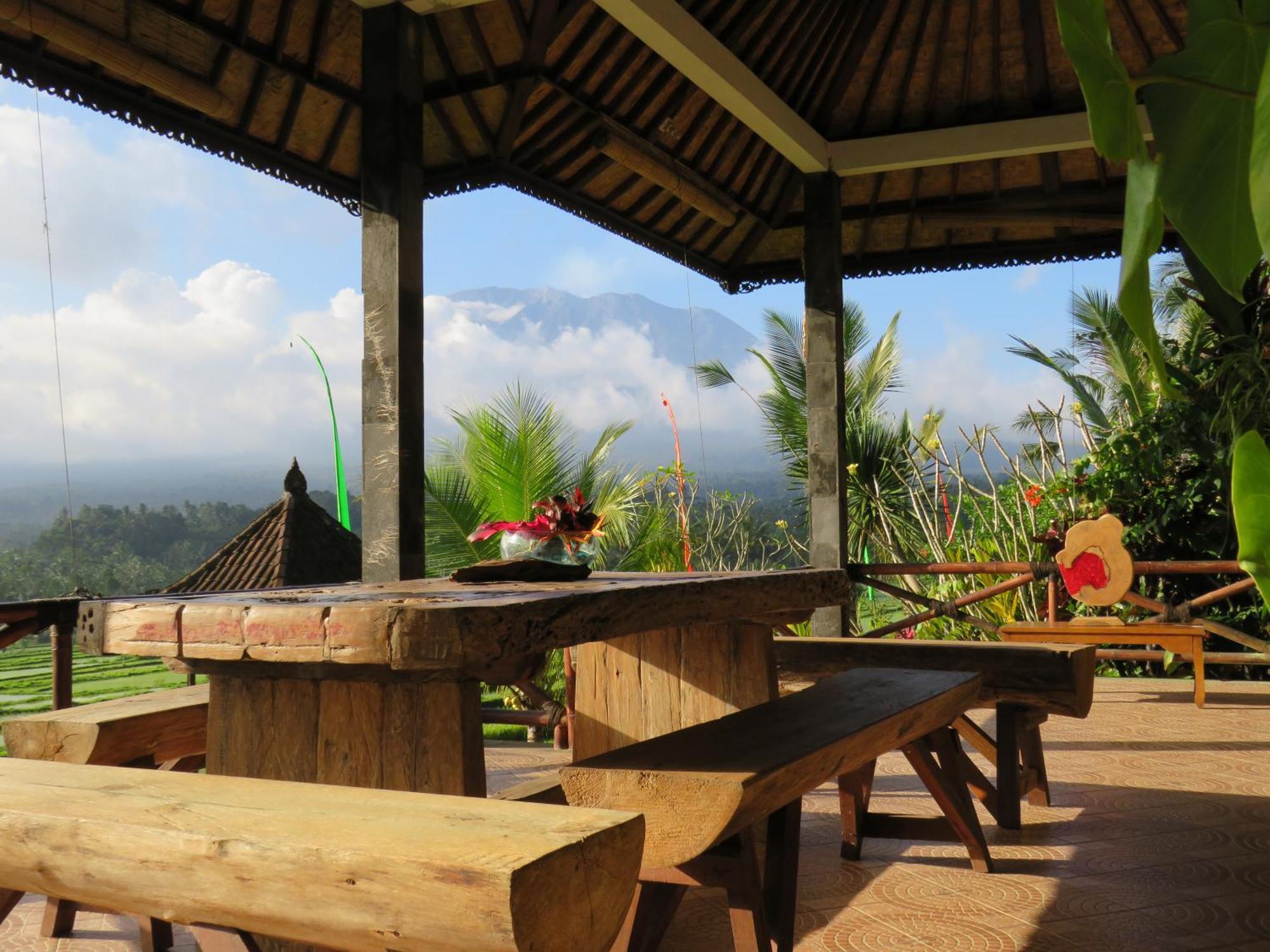 Great Mountain Views Villa Resort Selat Exterior photo