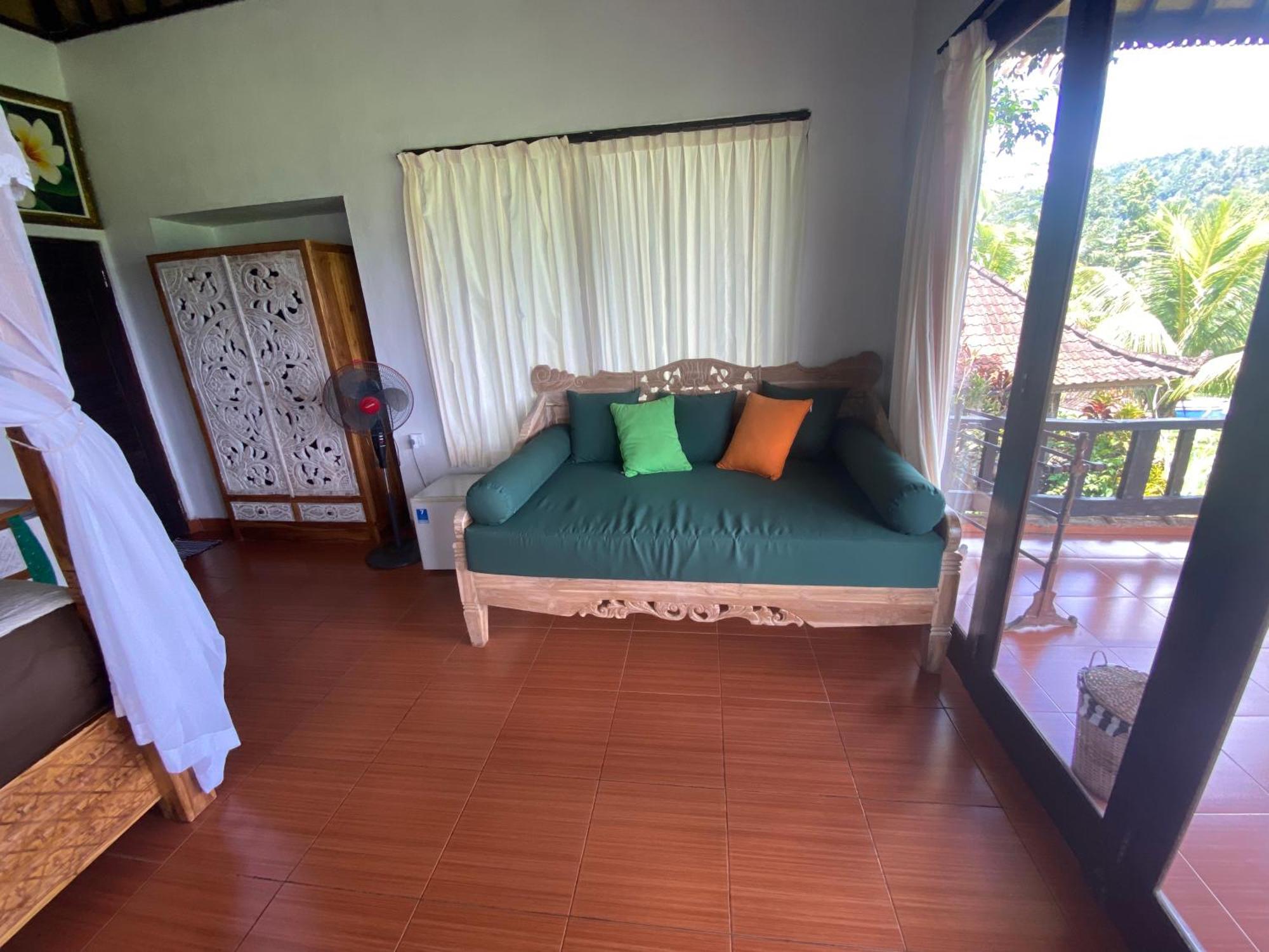Great Mountain Views Villa Resort Selat Room photo