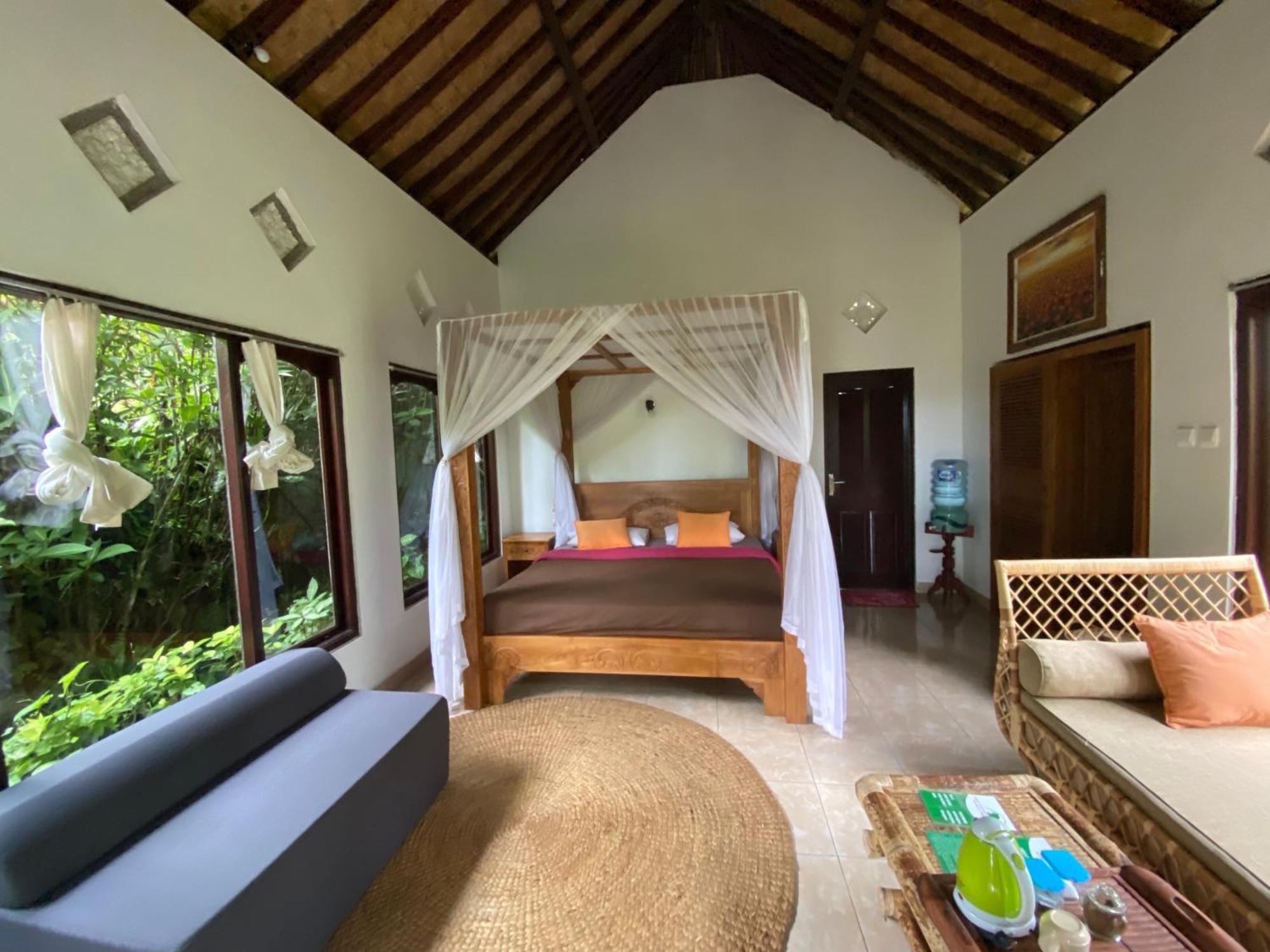 Great Mountain Views Villa Resort Selat Room photo