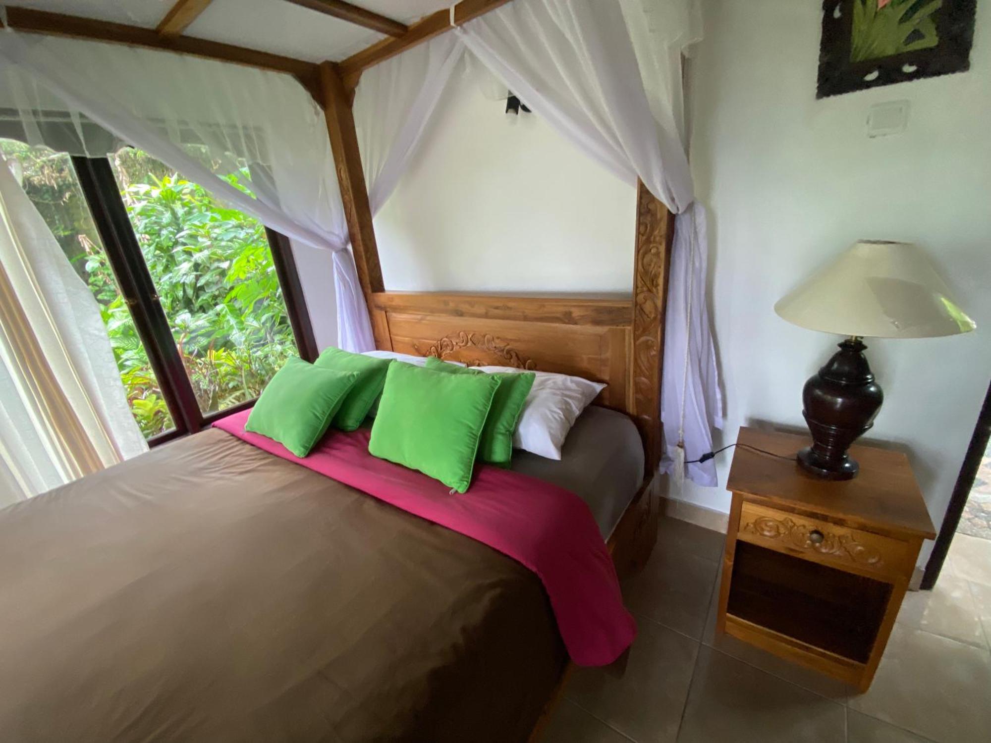 Great Mountain Views Villa Resort Selat Room photo