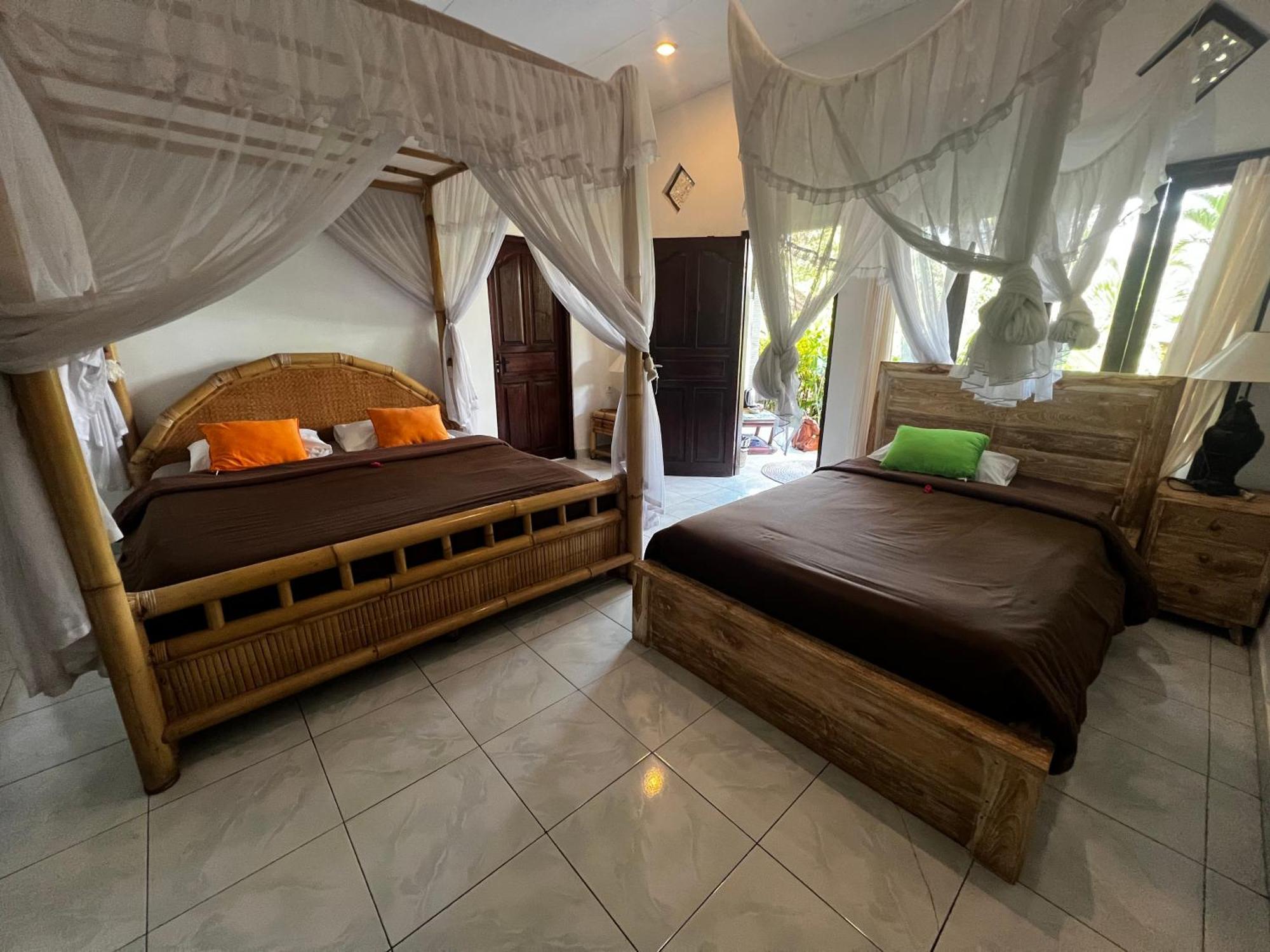 Great Mountain Views Villa Resort Selat Room photo